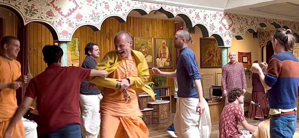 Hare Krishna-ungdomarna skippar sex – “Man kan åstadkomma så mycket”