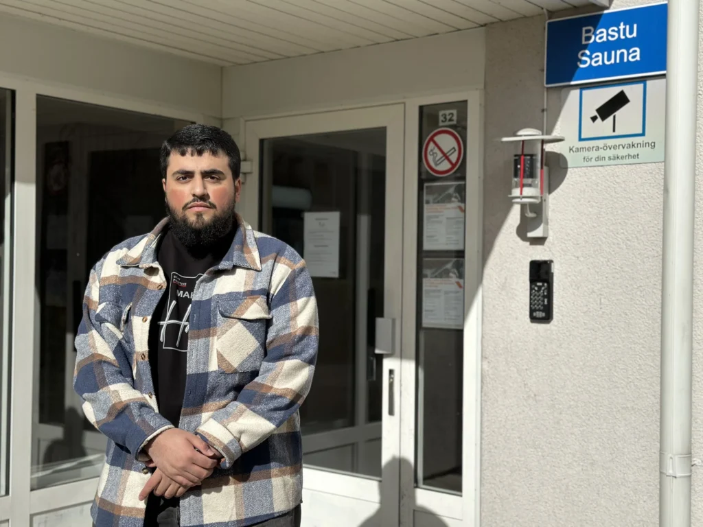 Unga trivs i äldreomsorgen – men lämnar ändå